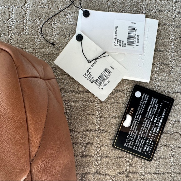 Chanel 19 21P Caramel Quilted Lambskin Shoulder Bag - Picture 3 of 8